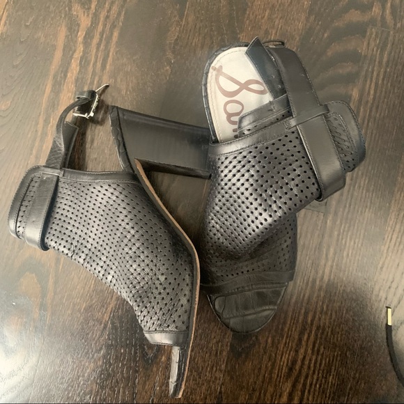 Sam Edelman Size 8.5 Black Booties - Picture 1 of 8
